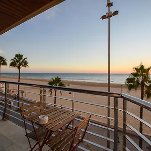 Preciado Con Vistas Frontales Al Mar , Cádiz España